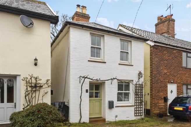 3 bed property, in Roydon Fen, £350,000