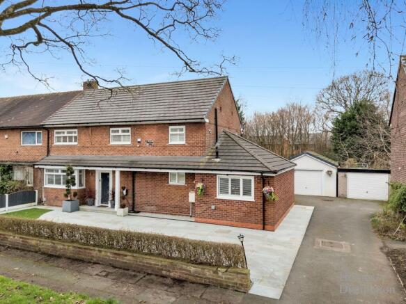 4 bed property, in Fairmead Road, £500,000