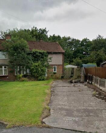 4 bed property, in Crossfield Avenue, £250,000