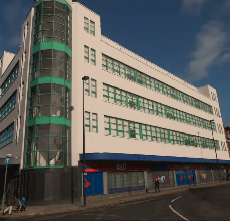 Studio, in Unit 123 Borden Court, £1