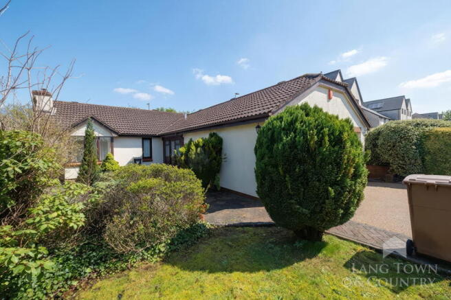 3 bed property, in Elmwood Close, £439,995