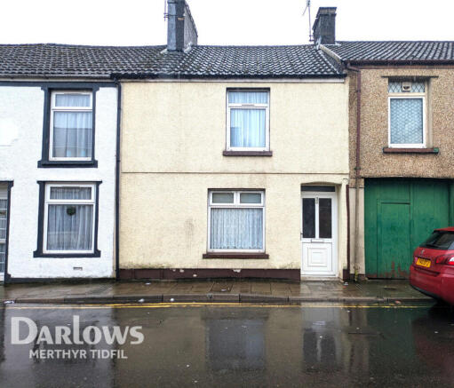 2 bed property, in Bridge Street, £100,000
