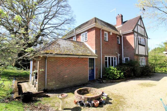 4 bed property, in 11 Southwick Road, £1,000,000