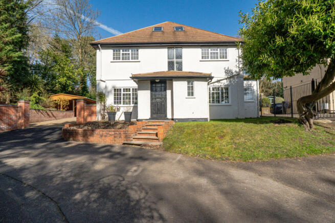 4 bed property, in Bourne Close, £1,250,000
