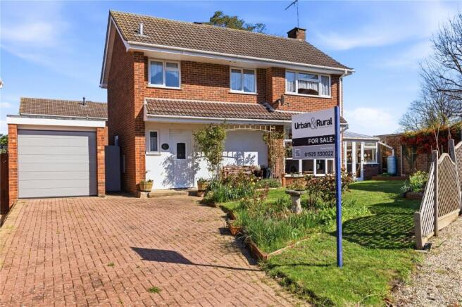 3 bed property, in Byron Crescent, £435,000