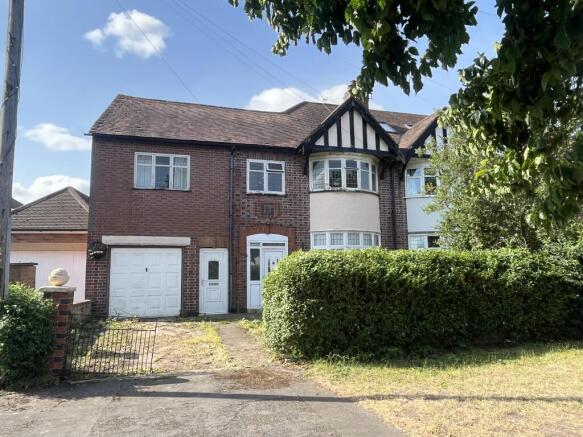 5 bed property, in 256 Hinckley Road, £230,000