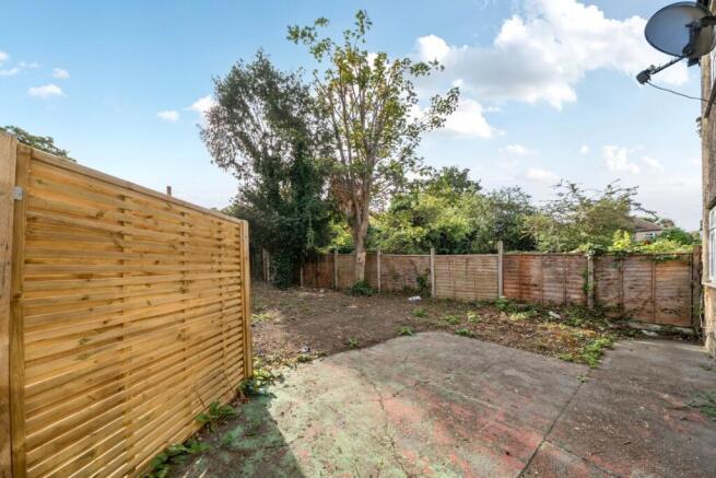 2 bed property, in Woodleigh Gardens, £475,000