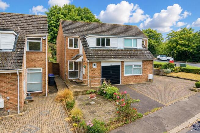 3 bed property, in Grange Bottom, £375,000