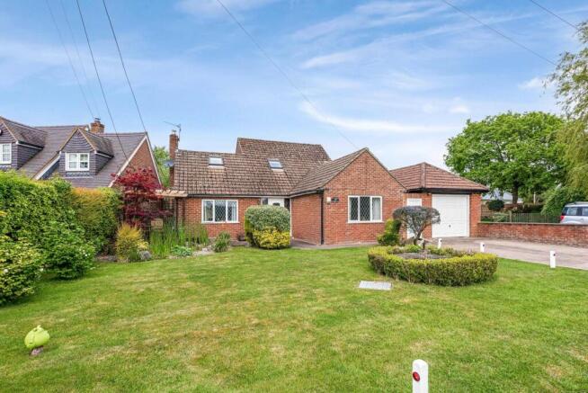 4 bed property, in Ingoldfield Lane, £650,000