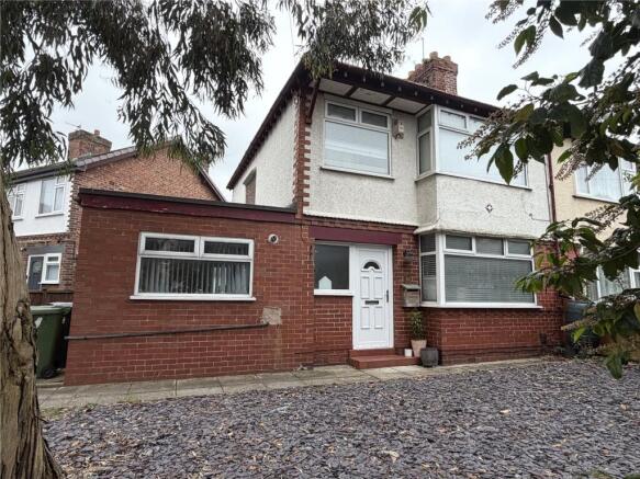 3 bed property, in Trinity Grove, £300,000