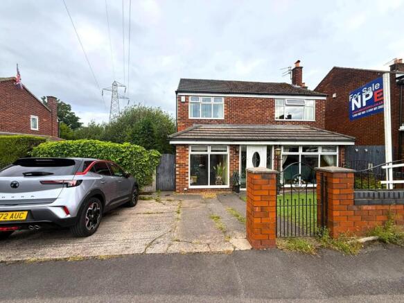 3 bed property, in Alder Road, £379,950