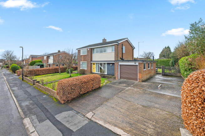 4 bed property, in Hazel Grove, £380,000