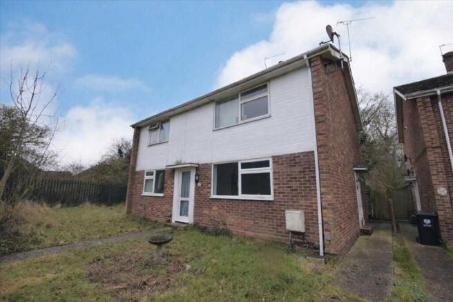 2 bed property, in Woodside, £160,000