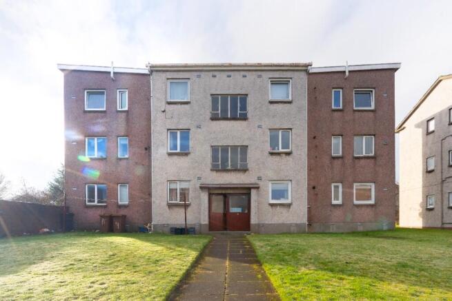 2 bed property, in Forrester Park Grove, £139,000