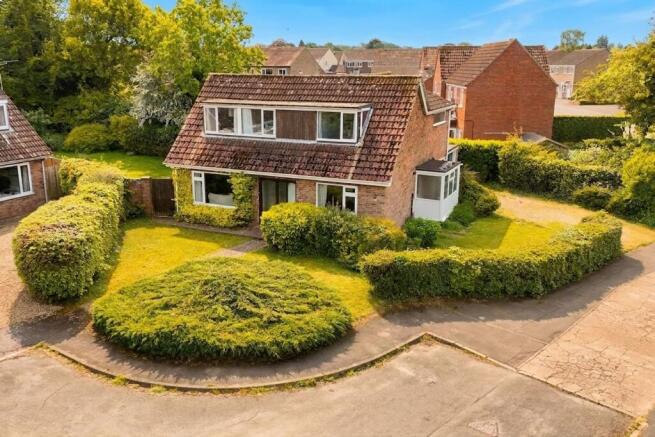 4 bed property, in Forge Orchards, £450,000