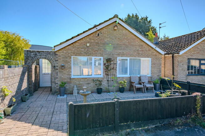 3 bed property, in Speedwell Close, £260,000