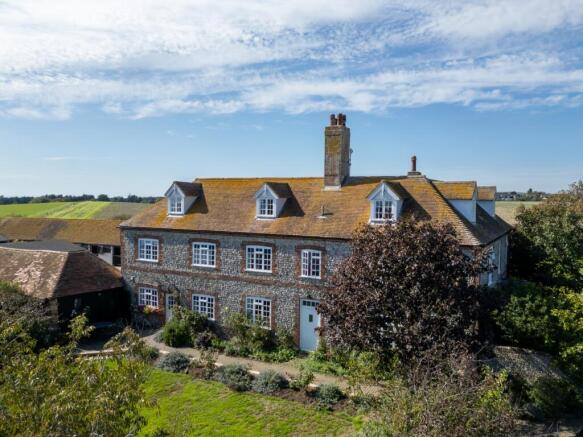 7 bed property, in Hoddern Farmhouse, £2,450,000
