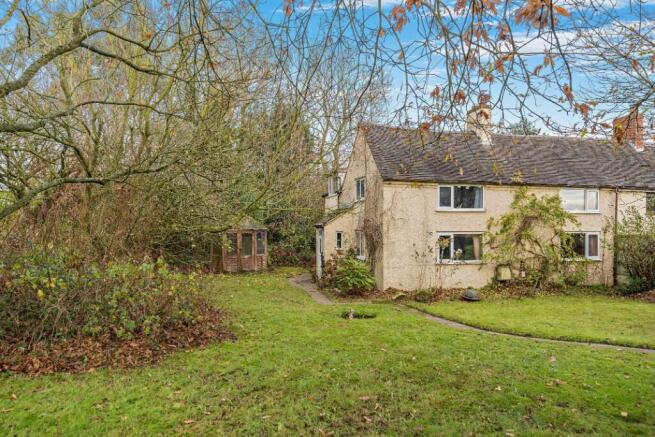 3 bed property, in Hopshort, £350,000