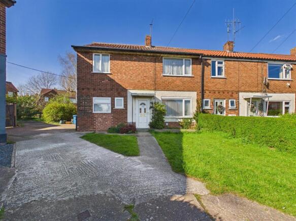 3 bed property, in Danes Drive, £140,000