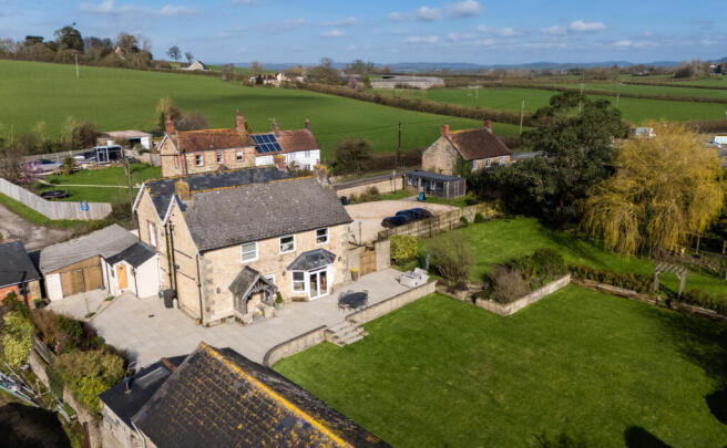 5 bed property, in Front Street, £950,000