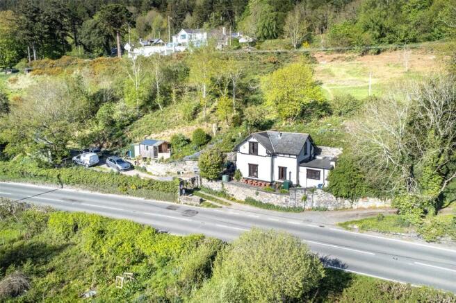 2 bed property, in Maenan, £325,000