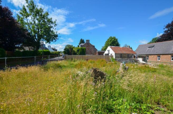 2 bed property, in Main Street, £50,000