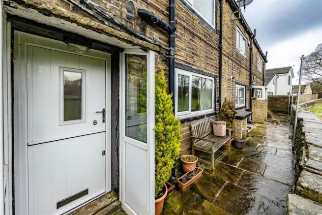 2 bed property, in Bunney Green, £140,000