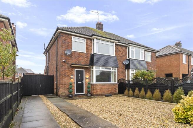3 bed property, in Danesfield Avenue, £250,000