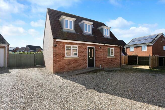 4 bed property, in Clere Close, £325,000