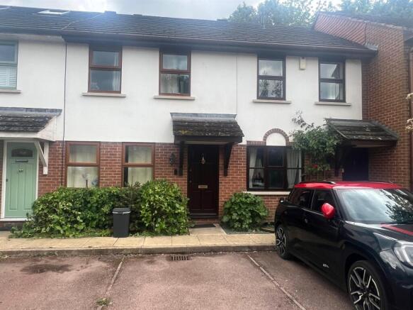 2 bed property, in Saffron Walk, £300,000