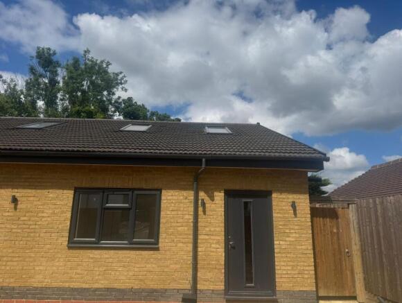 4 bed property, in Fawkham Road, £525,000