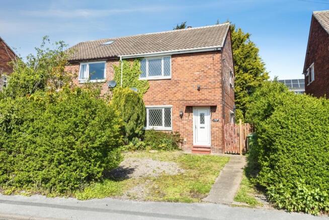 2 bed property, in Langsett Road, £160,000