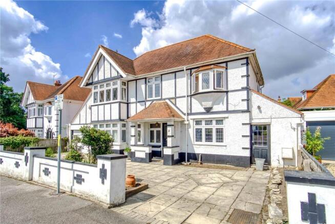3 bed property, in Orchard Avenue, £700,000