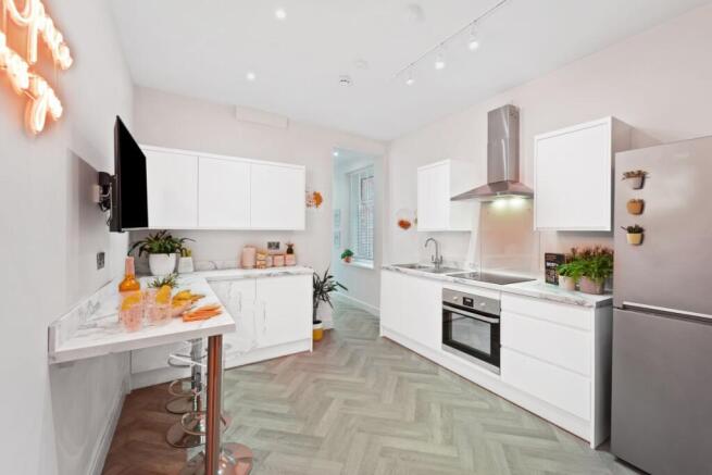 6 bed property, in 42 Radbourne Street, £330,000