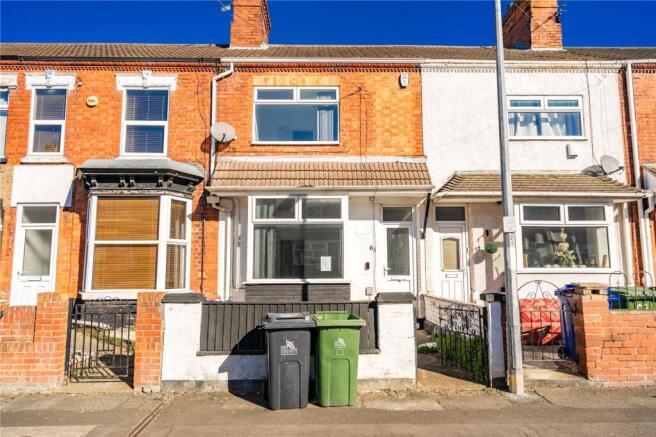 4 bed property, in Patrick Street, £135,000