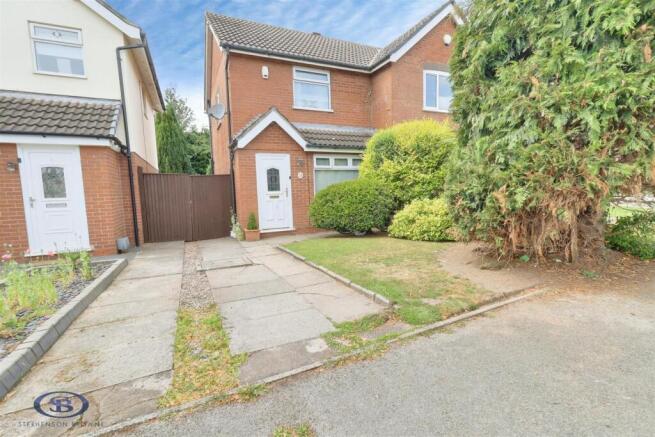 2 bed property, in Kestrel Drive, £150,000