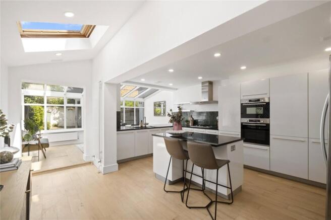 4 bed property, in Sarsfeld Road, £1,795,000