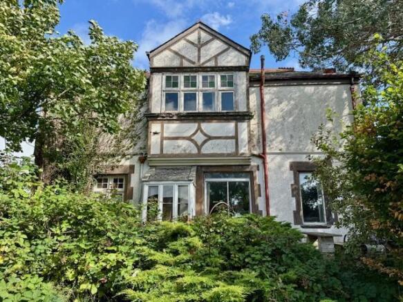 5 bed property, in Pannatt Hill, £295,000