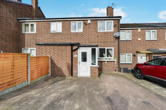 3 bed property, in Wagon Road, £140,000