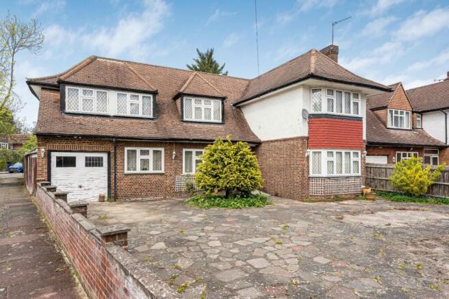 7 bed property, in Dorset Drive, £1,500,000