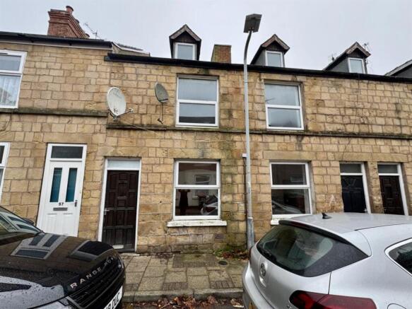 2 bed property, in Chatsworth Street, £77,000