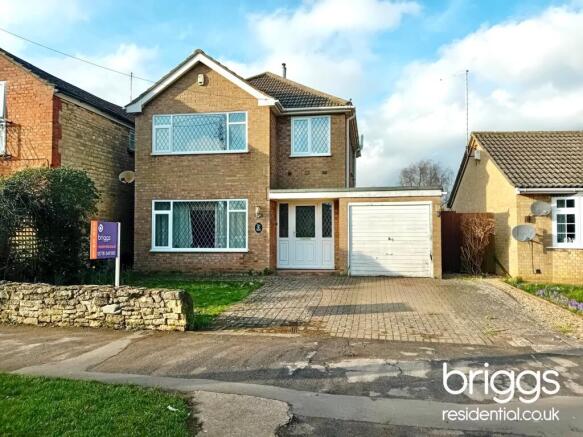3 bed property, in Main Street, £250,000