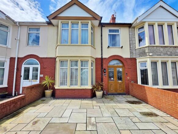 3 bed property, in Cornwall Avenue, £157,500