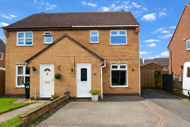 3 bed property, in Cedar Drive, £220,000