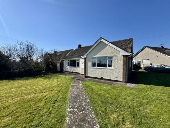 3 bed property, in Beech Grove, £445,000