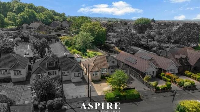 3 bed property, in Mortimer Road, £400,000