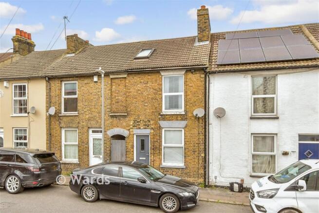 4 bed property, in Charlotte Street, £240,000
