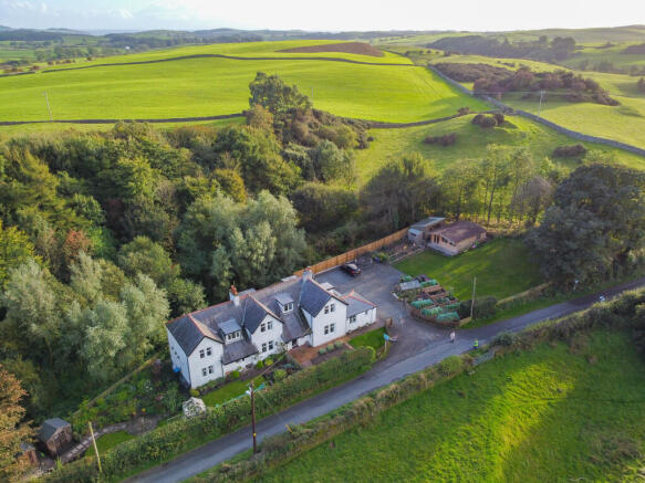 7 bed property, in Arden Road, £650,000