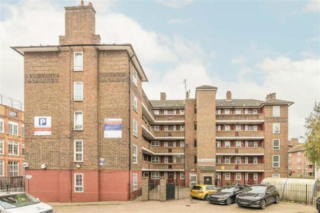 4 bed property, in Hanbury House, £585,000