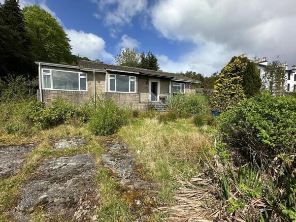 3 bed property, in Shore Road, £170,000